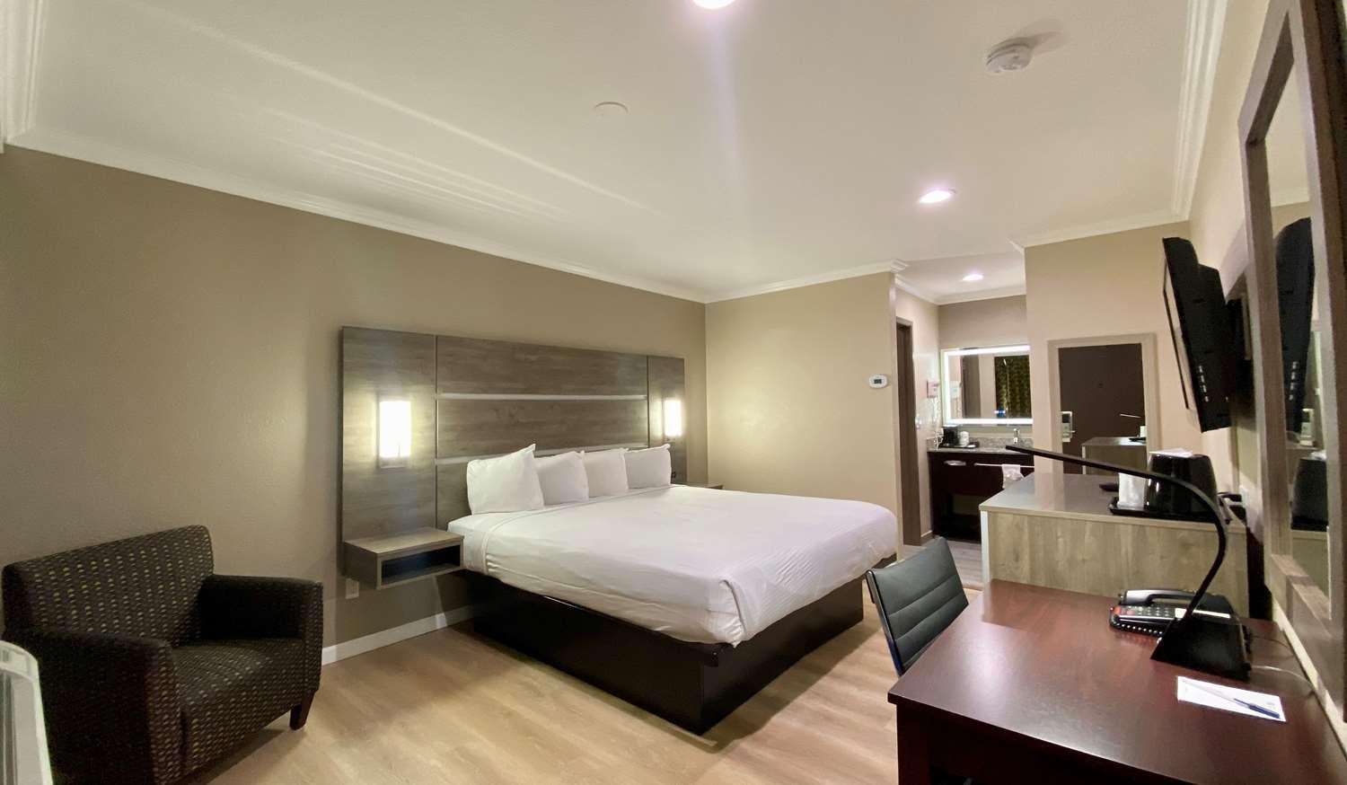 Surestay By Western Hotel