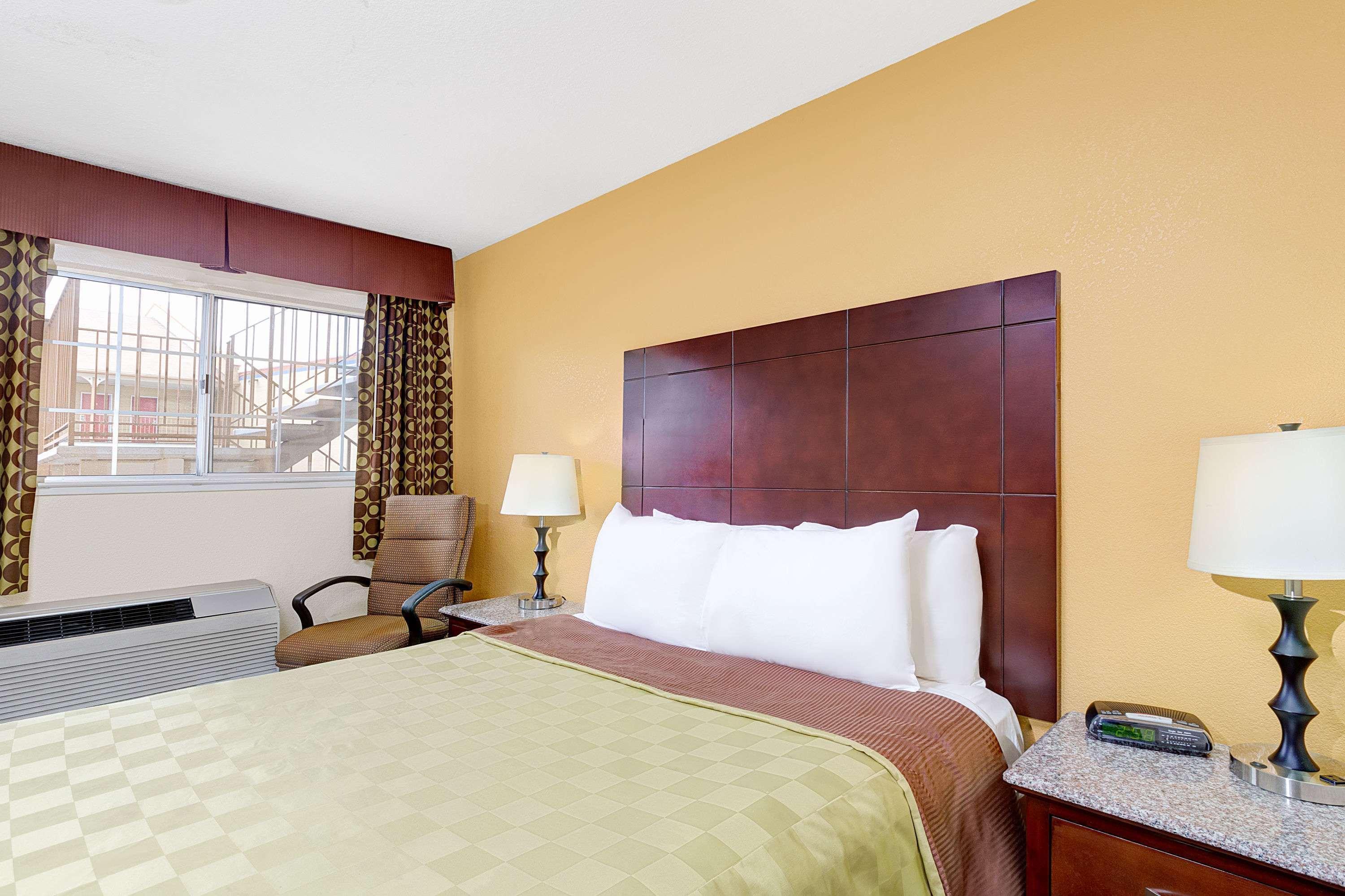 Surestay By Western Hotel 2*