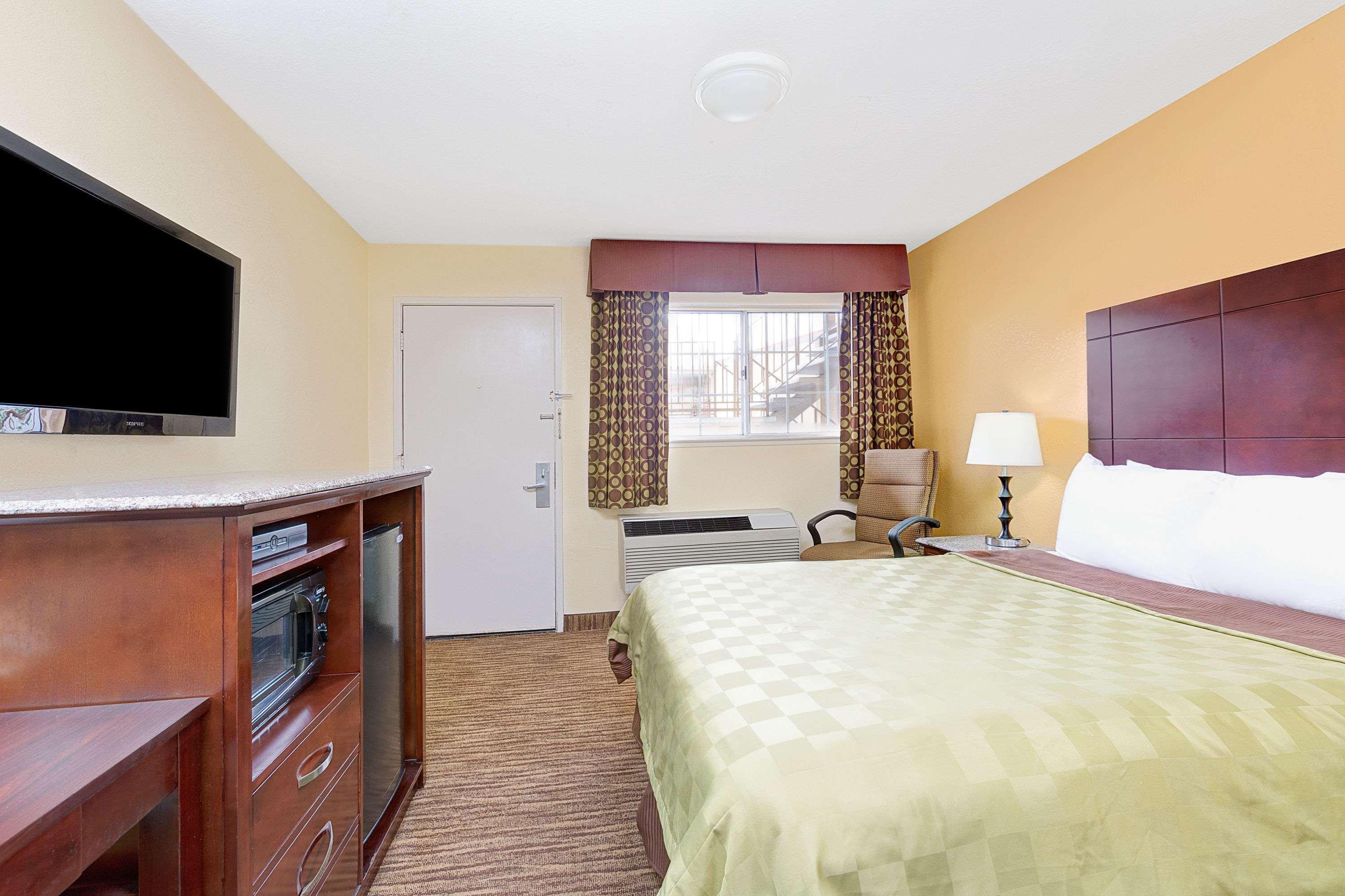 Surestay By Western 2* Santa Cruz